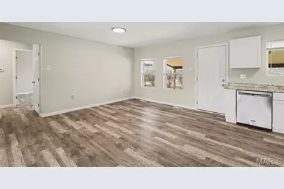 2855 Devonshire Drive, Florissant, MO 63033 - Photo 5