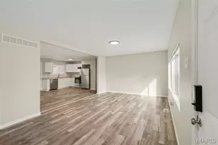 2855 Devonshire Dr, Florissant, MO 63033 - Photo 3