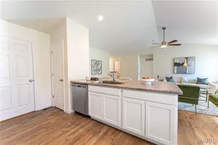 910 Boulder Crest Ct, Eureka, MO 63025 - Photo 9