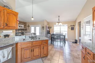 37118 Willow Rd, Plato, MO 65552 - Photo 9