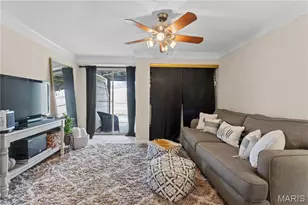 12075 Autumn Lakes Dr, Maryland Heights, MO 63043 - Photo 9