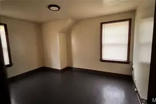 4218 Edgewood Blvd, Saint Louis, MO 63121 - Photo 9