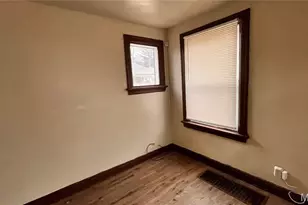 4218 Edgewood Blvd, Saint Louis, MO 63121 - Photo 7