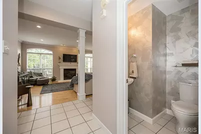 102 Seabrook Court, Chesterfield, MO 63017 - Photo 9