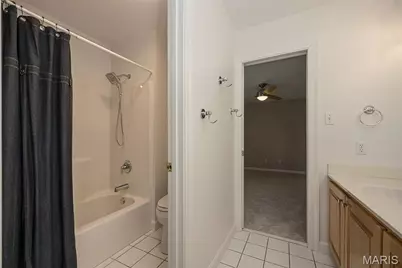 102 Seabrook Court, Chesterfield, MO 63017 - Photo 33