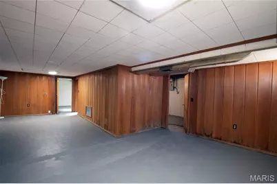 9448 Ardmore Drive, Bellefontaine Neighbors, MO 63137 - Photo 17