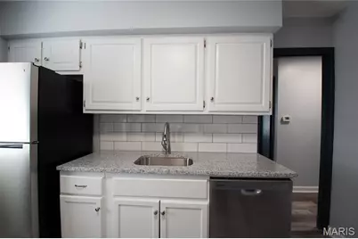 9448 Ardmore Drive, Bellefontaine Neighbors, MO 63137 - Photo 7