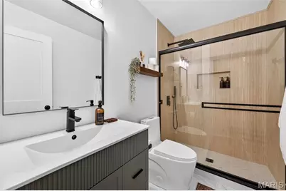 1388 Wakeshire Terrace, Ballwin, MO 63011 - Photo 41