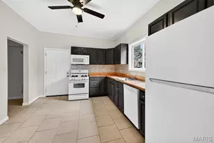 4028 Schiller Pl, Saint Louis, MO 63116 - Photo 13