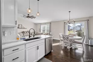 272 Hyde Park Ave, Wentzville, MO 63385 - Photo 15