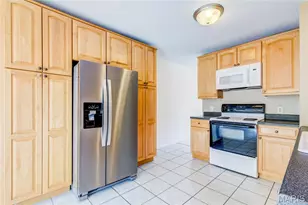 1015 Fairways Dr, Lake Saint Louis, MO 63367 - Photo 3