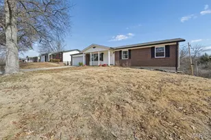1056 King Carey Dr, Saint Louis, MO 63146 - Photo 3