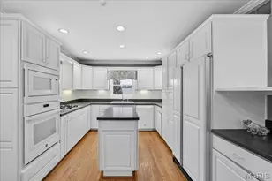 9553 Park Ln, Ladue, MO 63124 - Photo 9