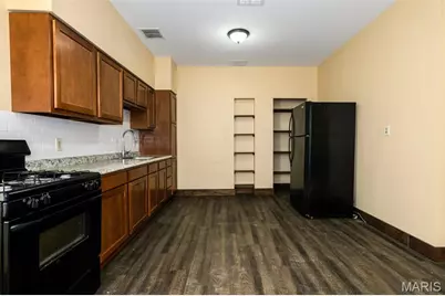 3716 Tholozan Avenue, Saint Louis, MO 63116 - Photo 5