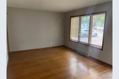 1445 Fairmeadows Lane, Saint Louis, MO 63138 - Photo 7