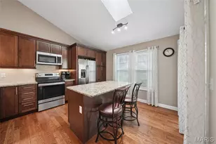7326 Westover Colonial Ln, Shrewsbury, MO 63119 - Photo 9