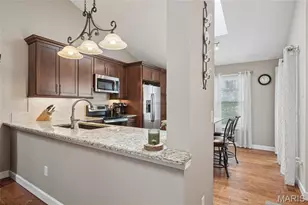 7326 Westover Colonial Ln, Shrewsbury, MO 63119 - Photo 7