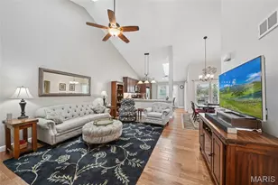 7326 Westover Colonial Ln, Shrewsbury, MO 63119 - Photo 5
