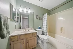 7326 Westover Colonial Ln, Shrewsbury, MO 63119 - Photo 17