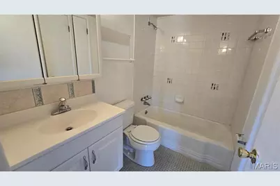 10407 Briarbend Drive #3, Unincorporated, MO 63146 - Photo 9