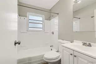 11983 Holly Brook Dr, Maryland Heights, MO 63043 - Photo 17