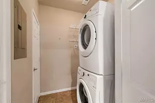 27 Kassebaum Ln, Saint Louis, MO 63129 - Photo 13