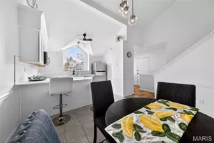 13305 Woodlake Village Ct, Chesterfield, MO 63141 - Photo 15