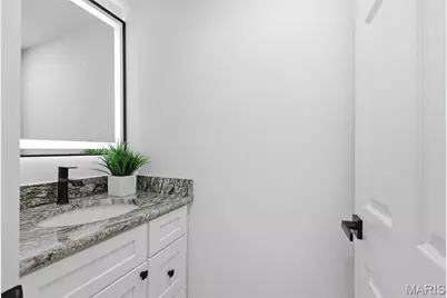 327 N Boyle Avenue, Saint Louis, MO 63108 - Photo 5