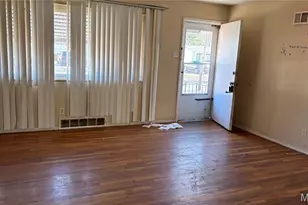 277 Dashwood Dr, Saint Louis, MO 63135 - Photo 3