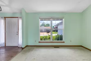 1828 Chateau Du Mont Dr, Florissant, MO 63031 - Photo 9