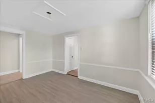 923 S Hanley Rd, Saint Louis, MO 63105 - Photo 23