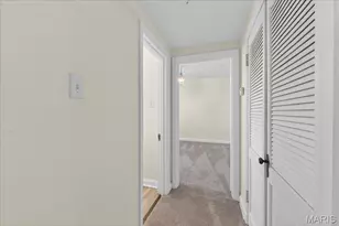 923 S Hanley Rd, Saint Louis, MO 63105 - Photo 25