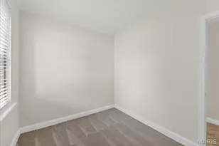 923 S Hanley Rd, Saint Louis, MO 63105 - Photo 11