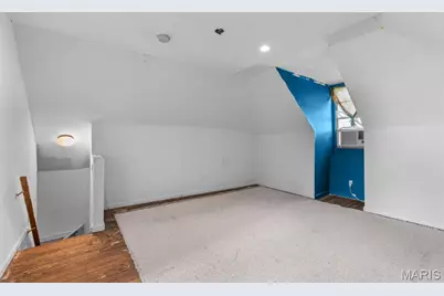 915 Bates Street, Saint Louis, MO 63111 - Photo 21
