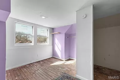 915 Bates Street, Saint Louis, MO 63111 - Photo 23