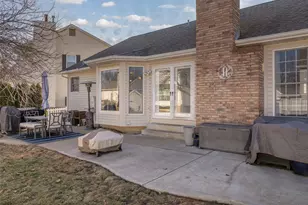 323 Wildberry Ln, Saint Charles, MO 63304 - Photo 21