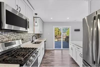 11975 Sarthe Drive, Maryland Heights, MO 63043 - Photo 17