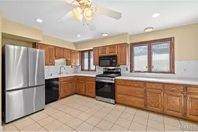 3588 Eileen Ann Drive, Saint Louis, MO 63129 - Photo 9