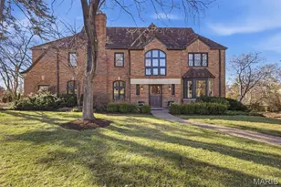 28 Lake Forest Dr, Richmond Heights, MO 63117 - Photo 1
