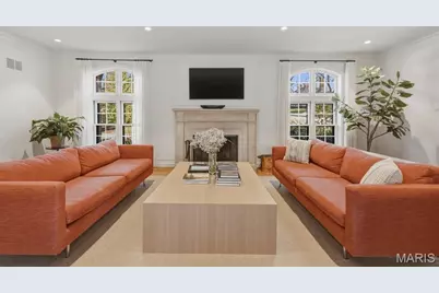 28 Lake Forest Drive, Richmond Heights, MO 63117 - Photo 7