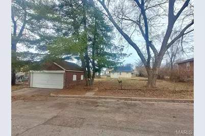 8539 Robin Avenue, Saint Louis, MO 63147 - Photo 1