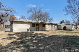 9226 Bataan Dr, Saint Louis, MO 63134 - Photo 9