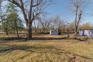 10541 Castle Dr, Saint Louis, MO 63136 - Photo 23