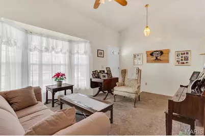 16328 Hampden Place, Florissant, MO 63034 - Photo 5