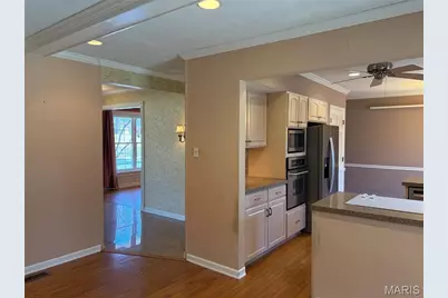 7654 Paragon Circle, Grantwood Village, MO 63123 - Photo 11