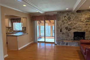 7654 Paragon Cir, Grantwood Village, MO 63123 - Photo 9