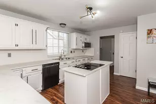 13023 Walnutway Manor, Saint Louis, MO 63146 - Photo 11