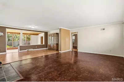 634 Warrenton Drive, Saint Louis, MO 63122 - Photo 5