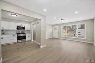 5533 Donbar Dr, Saint Louis, MO 63121 - Photo 5