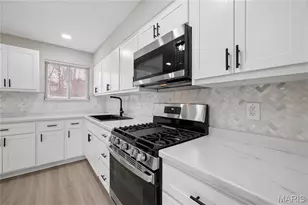 5533 Donbar Dr, Saint Louis, MO 63121 - Photo 7